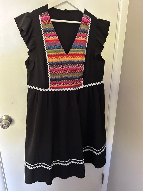BloomChic Dresses & Skirts - Bloomchic - US 14-16 - Black Embroidered Summer Dress